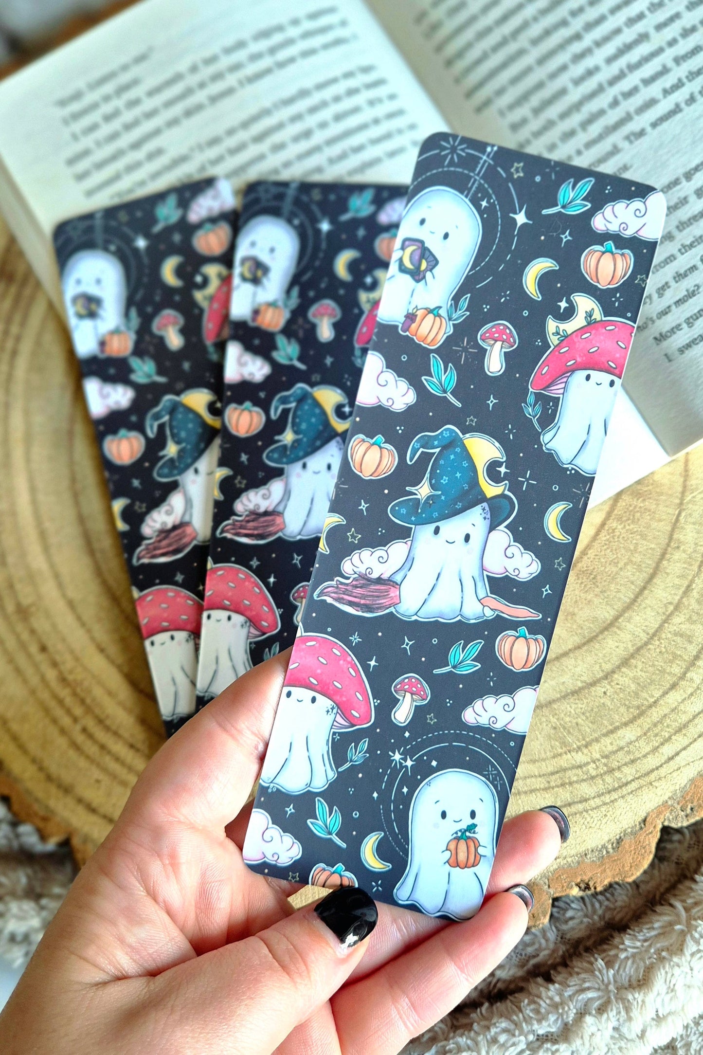 Cute ghost bookmark, halloween bookmarks, magic ghosts illustration, original artwork, gifts for readers, spooky season stationary, handmade